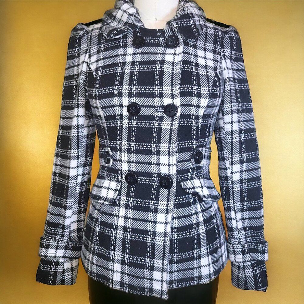 Double-breasted black white plaid jacket with removeable hood
